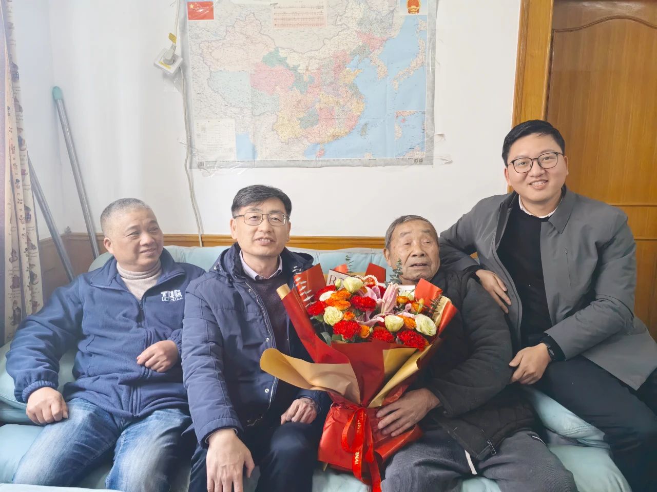 1737858886363404.jpg 7fd98cc992cc42e23771b4001d03f087.jpg